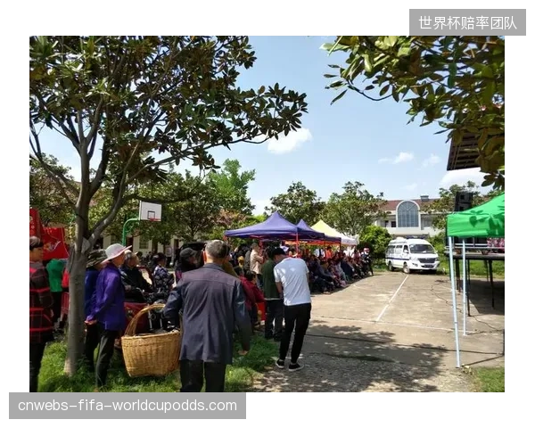 基于主流用户数据训练的算法，在向老年人或残障人士推荐运动方案时可能存在偏见，社会化评估体系需对此进行伦理审查
